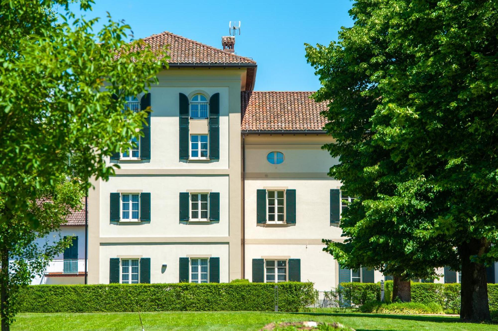 Raggi Aparthotel *